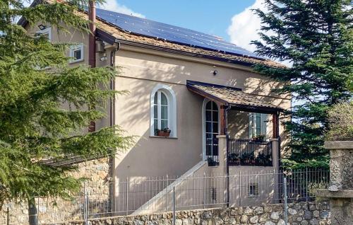 4 Bedroom Gorgeous Home In Satriano gîte à louer San Sostene