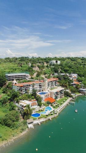 Hotel Master Club in Tequesquitengo, Mexico