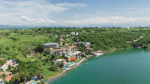 Hotel Master Club in Tequesquitengo, Mexico