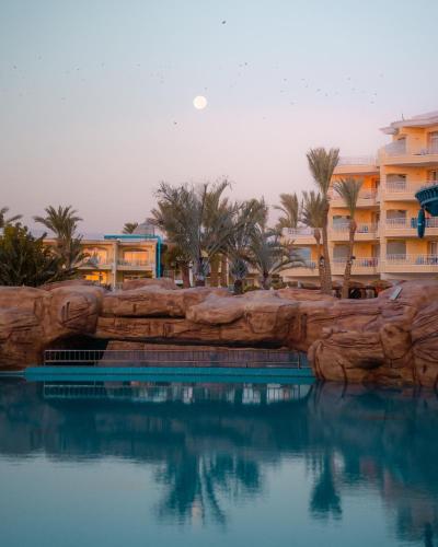 Palm Royale Resort - Soma Bay