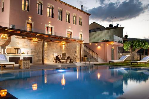 Exterior view, Divine Crete in Paliani