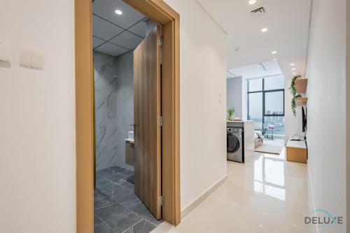Stylish Studio Apartment in Blue Wave Tower, Dubailand by Deluxe Holiday Homes, Dubai (foto 9)