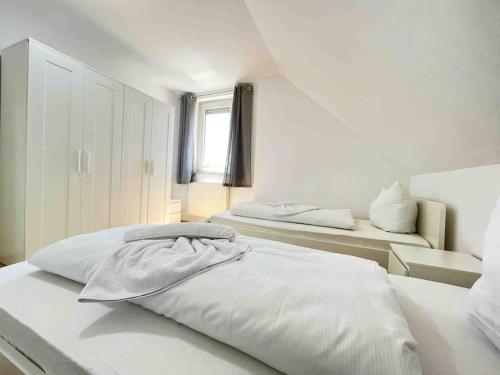 SAD403 - Geräumig eingerichtete Monteurwohnung, Schwandorf in Bayern (Foto 2)