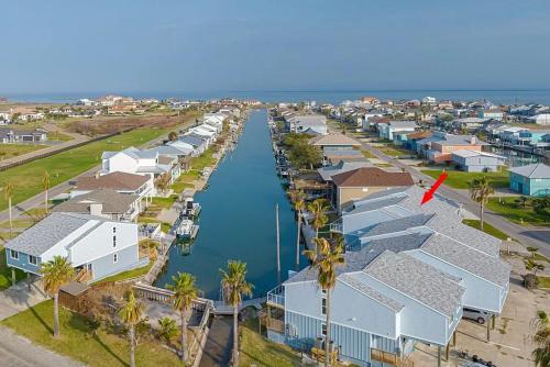 Roseates Nest- Water View in City-by-the Sea, USA