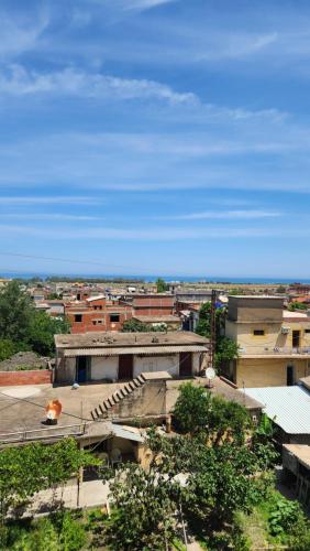 Plage a 1km! Appartement familial paisible avec vue sur MER et MONTAGNE, ideal pour des vacances rel in Souk El Tenine