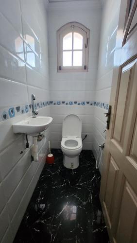 Plage à 1km! Appartement familial paisible avec vue sur MER et MONTAGNE, idéal pour des vacances relaxantes Plage à 1km! Appartement familial paisible avec vue sur MER et MONTAGNE, idéal pour des vacances relaxantes