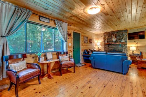 Nantahala Village Cabin with Resort Amenities! in Roundhill, USA