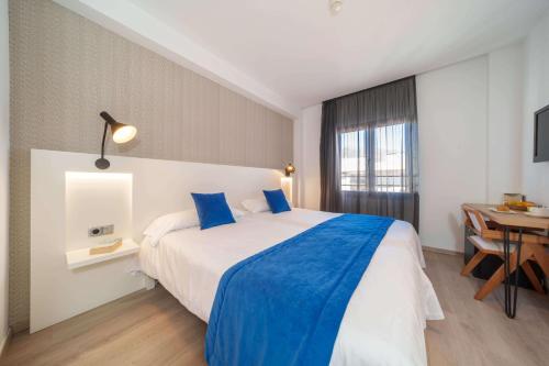 Mar Calma Hotel - image 13
