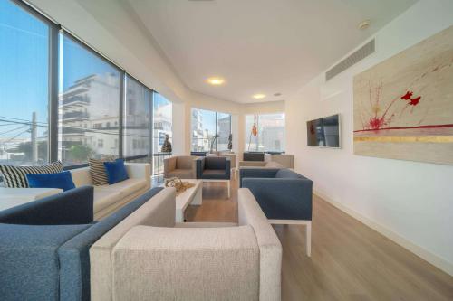 Mar Calma Hotel - image 3