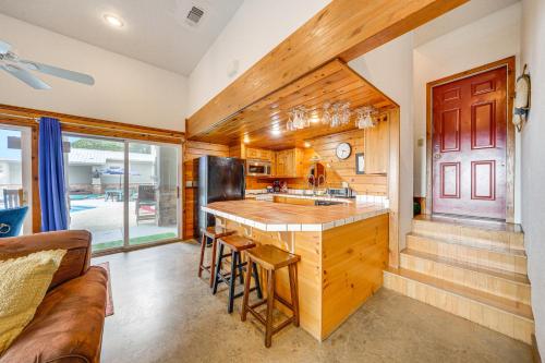 Broken Bow Escape with Mountain Views and Pool Access! in Broken Bow, USA
