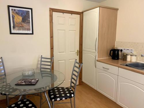 ห้องครัว, 16 Knightsridge House in ลิฟวิ้ง