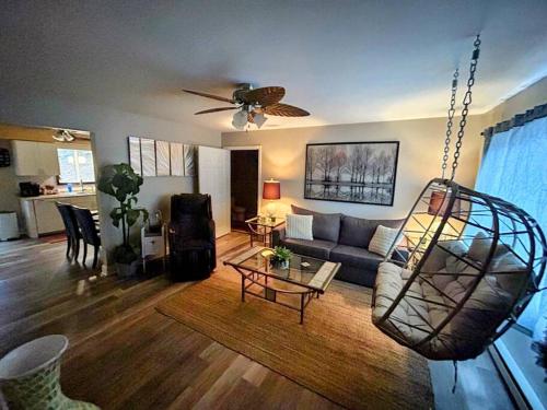 Spa Retreat - Hot Tub & Massage Chair in Middle Grove, USA