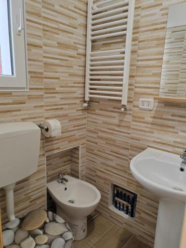 One-Bedroom Apartment image 10