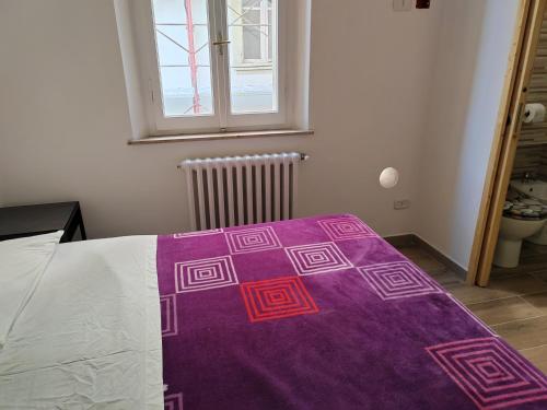 One-Bedroom Apartment image 9