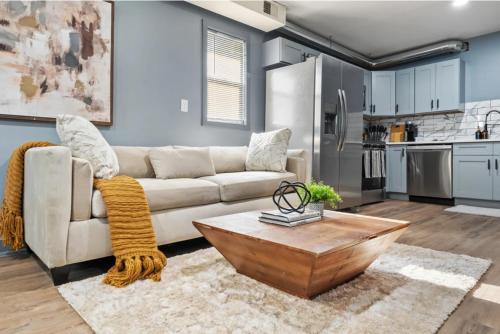 Cozy Lemont Luxury Hideaway King Near Hwy in Lemont, USA