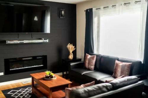 Joliets Cozy Oasis 4BR in Joliet, USA