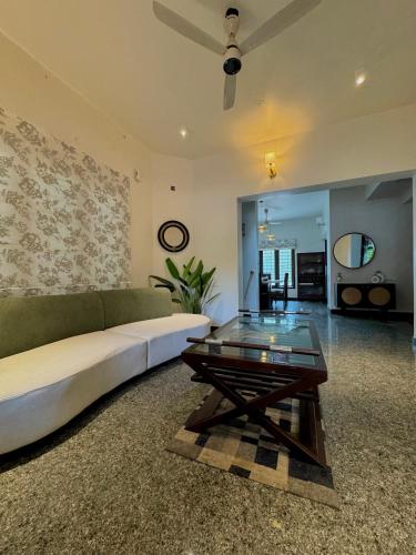 Idam Na Mama - Luxury Homestay by HomeSlice, Bengalúr