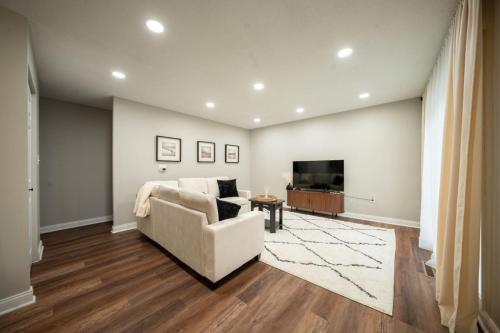 Tranquil King Streamwood in Streamwood, USA