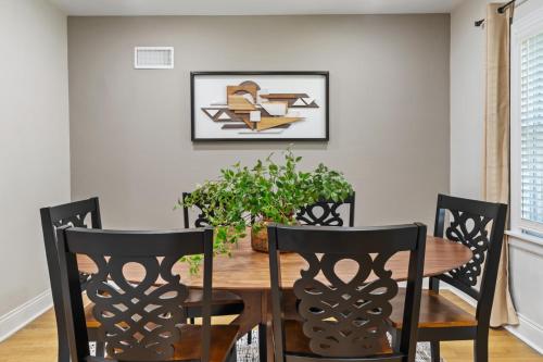 Bensenville 3 min to White Pines Golf Firepit Fenced Yard in Bensenville, USA