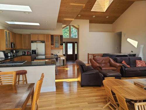 Expansive Dual-Kitchen Retreat in Point Roberts
