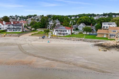 Coastal Charm Lobster Chato in Swampscott, USA