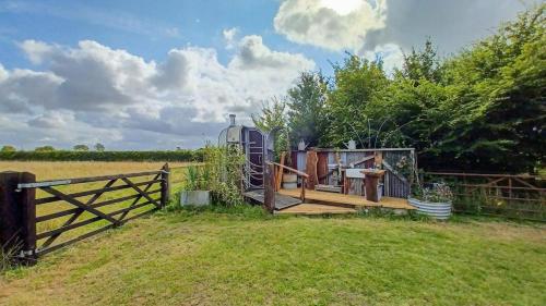 Dārzs, Little Lodge Glamping in Laxfield