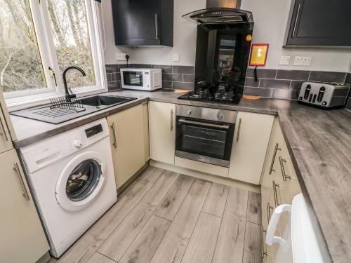 Park View Lodge, Arnside 7, Carnforth (photo 11)