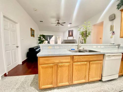 4brs House in Plano weekly-monthly in Plano, USA