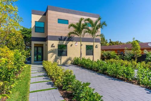 Paraiso House 10 Ppl 3 mins walk Douglas Park in Miami, USA