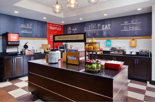 Comida y bebida, Hampton Inn Cincinnati-Northwest/Fairfield in Fairfield (OH)