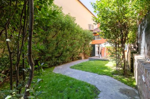 BolognaRoomscom - Isaia Garden Private Garden Spa Bath, Bologna (photo 3)
