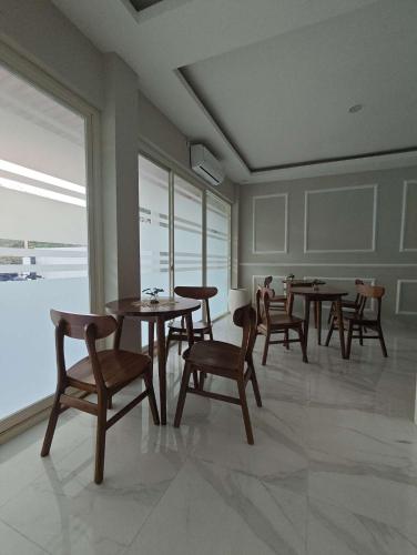 El Nipa Hotel Labuan Bajo near Komodo Airport