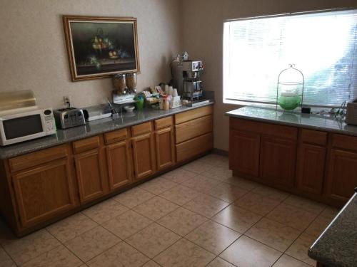 Formosa Inn – Fresno, CA