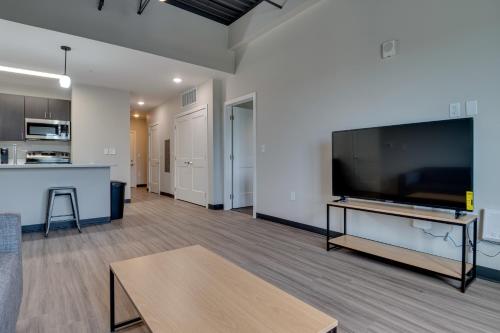Walkable Bloomington Apartment Near IU Campus! in Bloomington, USA