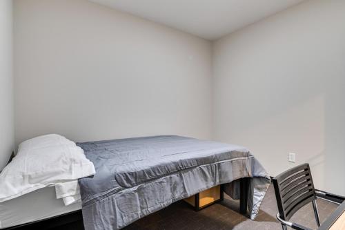 Walkable Bloomington Apartment Near IU Campus! in Bloomington, USA