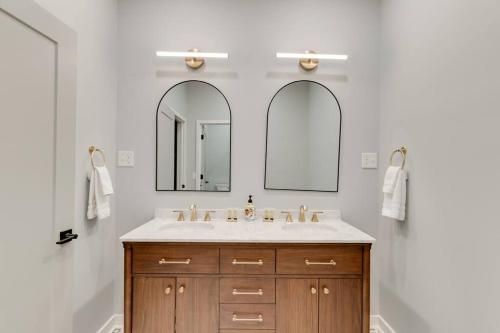 3BD -Rooftop Escape- Steps from The Gulch Fun in Nashville, USA