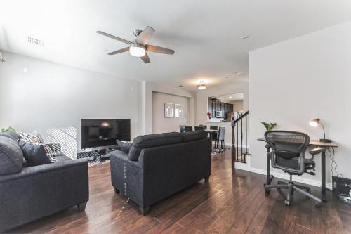Spacious 4-bedroom house with AC and WiFi in amazing Entire home in Irving, Texas in Irving, USA