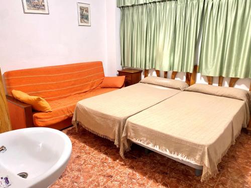 Pension Americano in Poligono de San Isidro