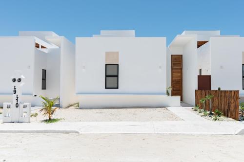 Puerto Arrecife 10 in Chelem, Mexico