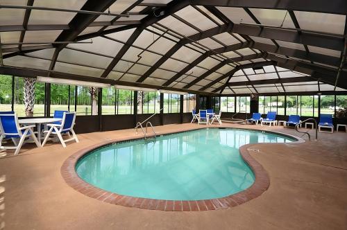 bazen, Comfort Inn Hammond in Westin Oaks