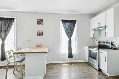 Detroit 3Bd Seasonal Holiday, Near Museums & Parks in Detroit, USA