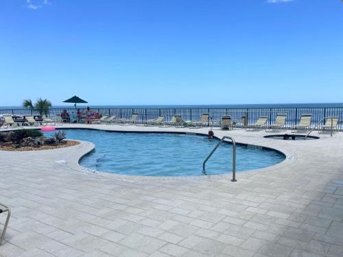 Sunglow Resort 305