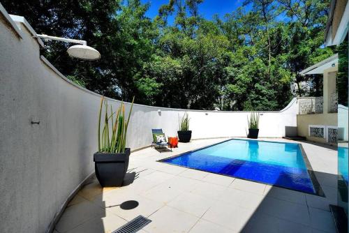 Mansão com piscina (Mansao com piscina) in ริโอเปเกโน