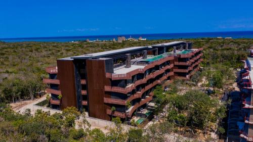 Seascape apartment near the beach with a sea-view rooftop and infinity pool in Tulum, Mexico