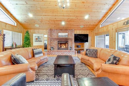 Expansive Pinetop Cabin with Fireplace and Grill! - image 3