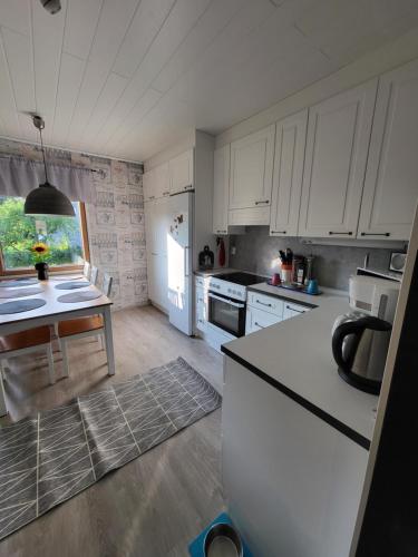 Cocina, Viihtyisä Leposoppi hyvällä sijainnilla järven läheisyydessä (Viihtyisa Leposoppi hyvalla sijainnilla jarven laheisyydessa) in Nokia