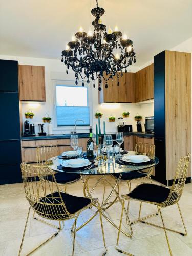 Konyha, New exclusive apartment Green Horizon with garden, hot tub and private pool near the sea in Spadici