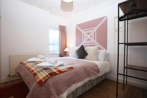 Mansfield Place By N And N Stays,4 Bedroom House, Perfect for contractors & Workers, Close to Princi – khách sạn tại Riverside