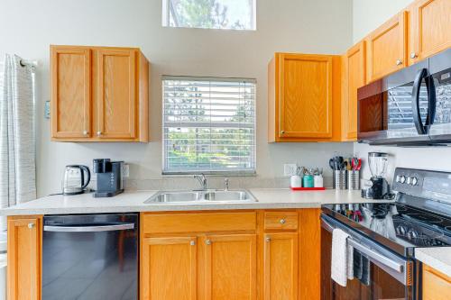 Haines City Home with Lanai 15 Mi to Legoland! in Haines City, USA