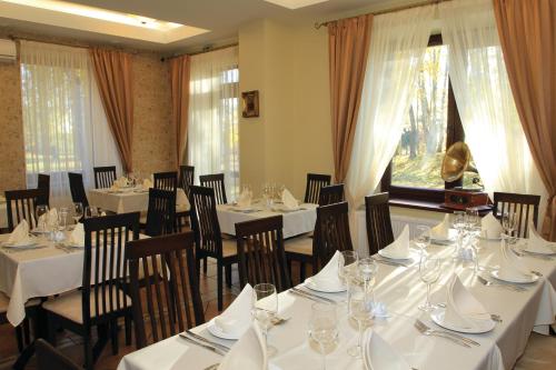 Restaurant, Grafo Zubovo Hotel & SPA in Bubiai